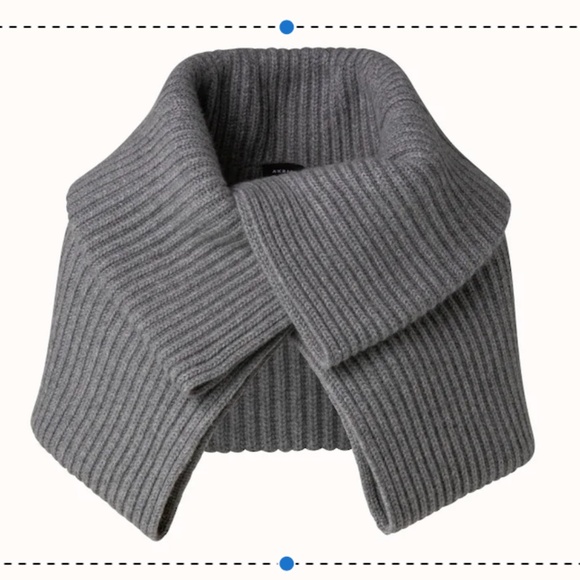 Akris Sweaters - Chunky Cashmere Knit Scarf